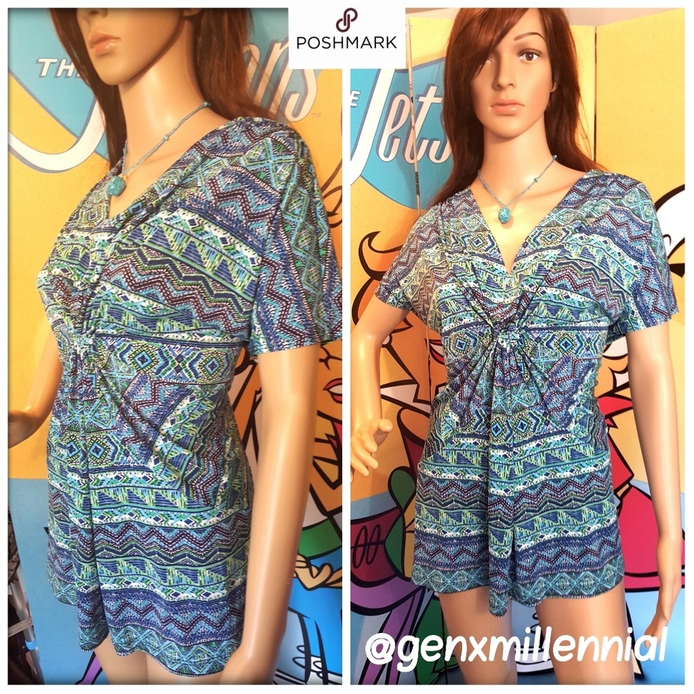⬇️ Susan Lawrence Blue Turquoise Gathered Front Top